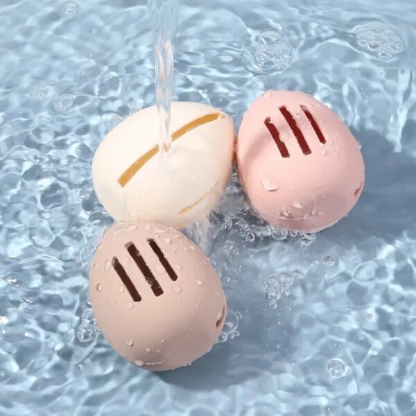 Compact Silicone Makeup Sponge Holder - Dustproof and Breathable Beauty Blender Case - Image 5