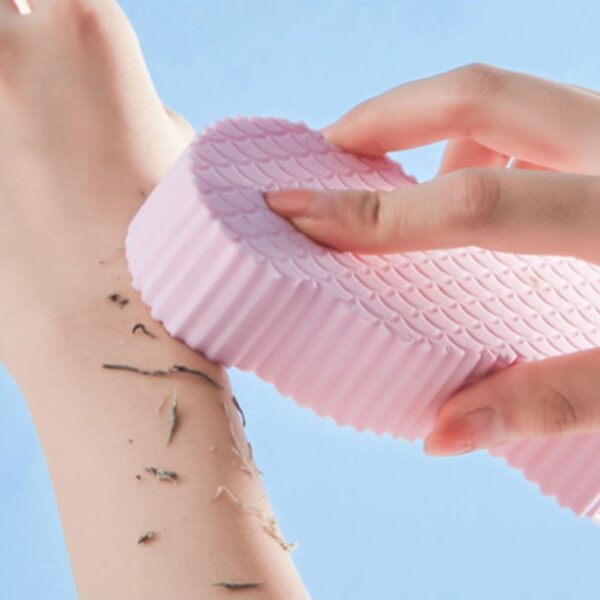 Luxurious Exfoliating Bath Sponge - Image 7